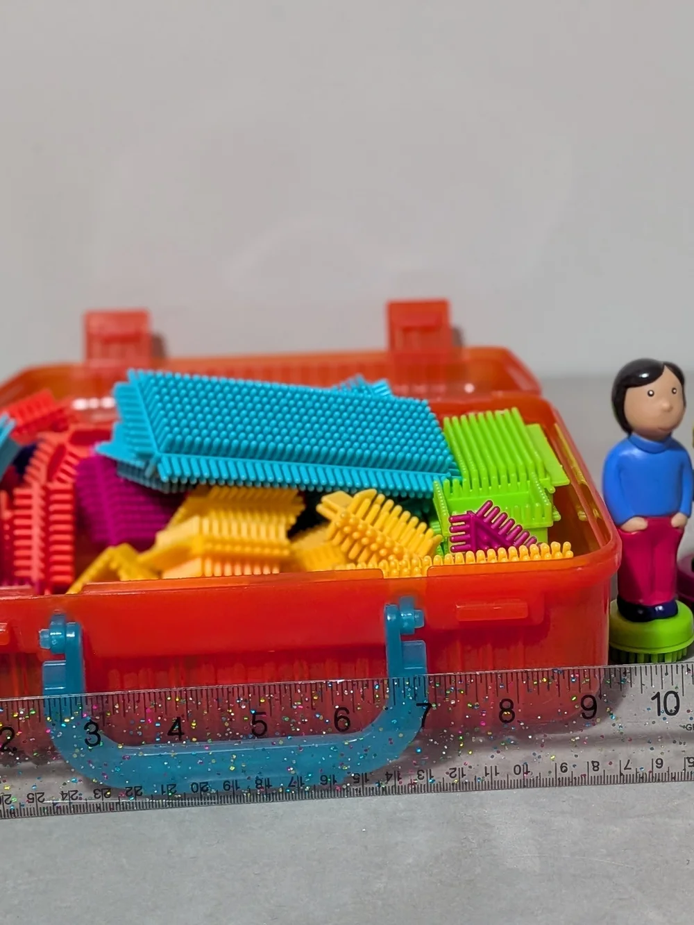 Battat Bristle Blocks Building Assorted Lot W/ Case Characters Family & Dog Lot